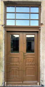 Drzwi wejściowe do kamienicy dwuskrzydłowe model Józef z szybą