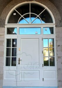 Drzwi wejściowe do projektu Willa Parkowa (model ROMAN)